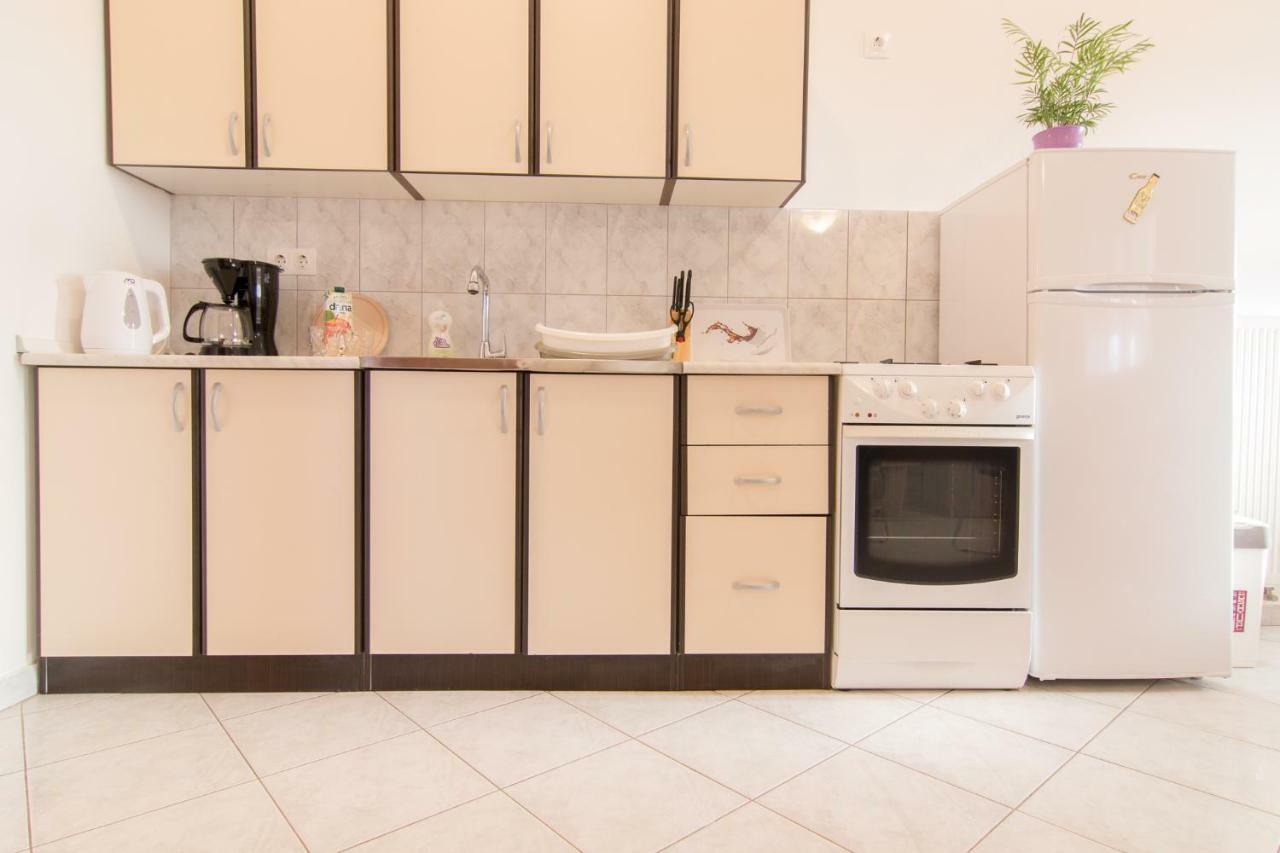 Apartman Deni Перой Экстерьер фото